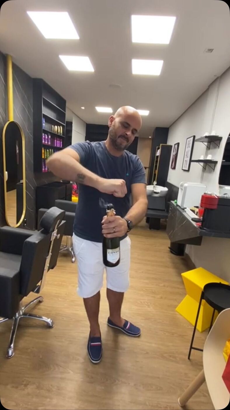 Leandro Meningroni no studio